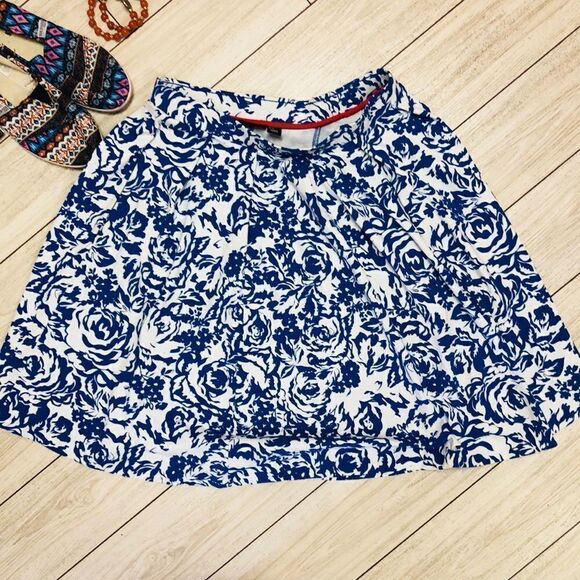 Adrienne Vittadini Navy and white floral skirt M - Picture 1 of 6